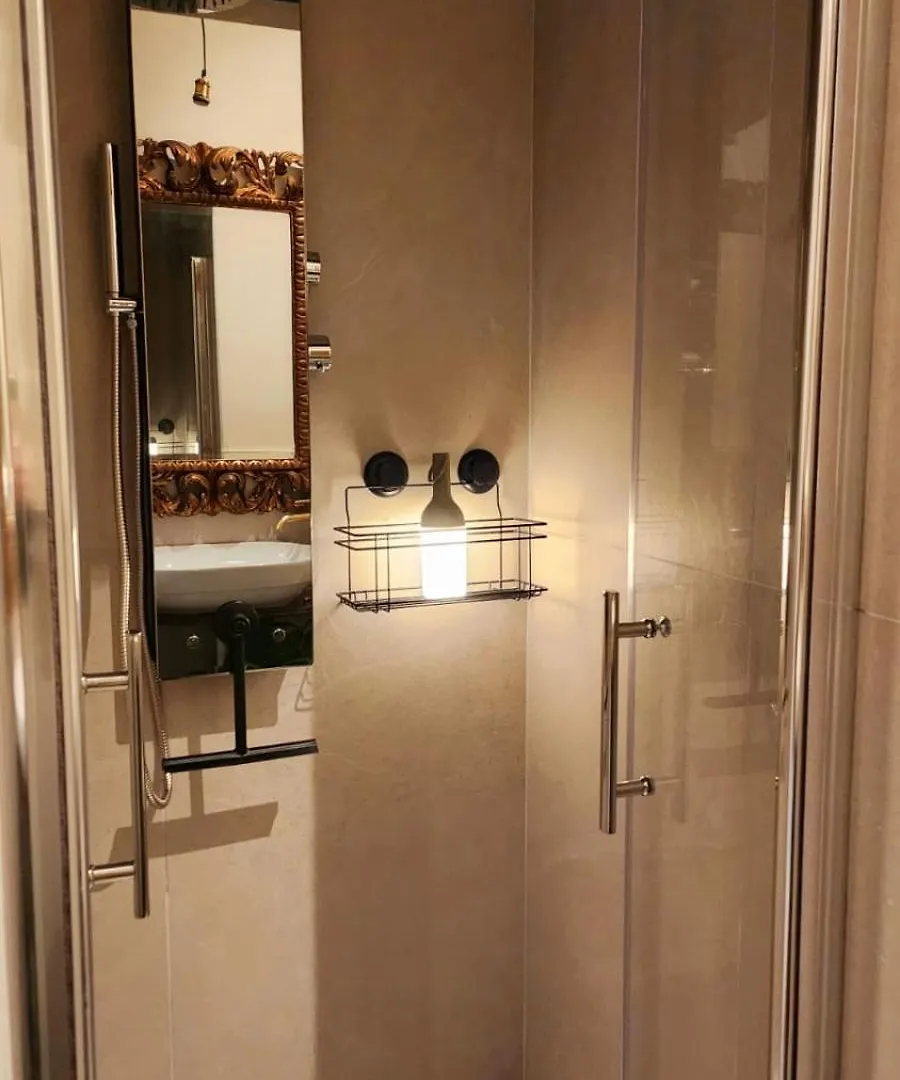 Magnificent Verona Center Apartment Italy