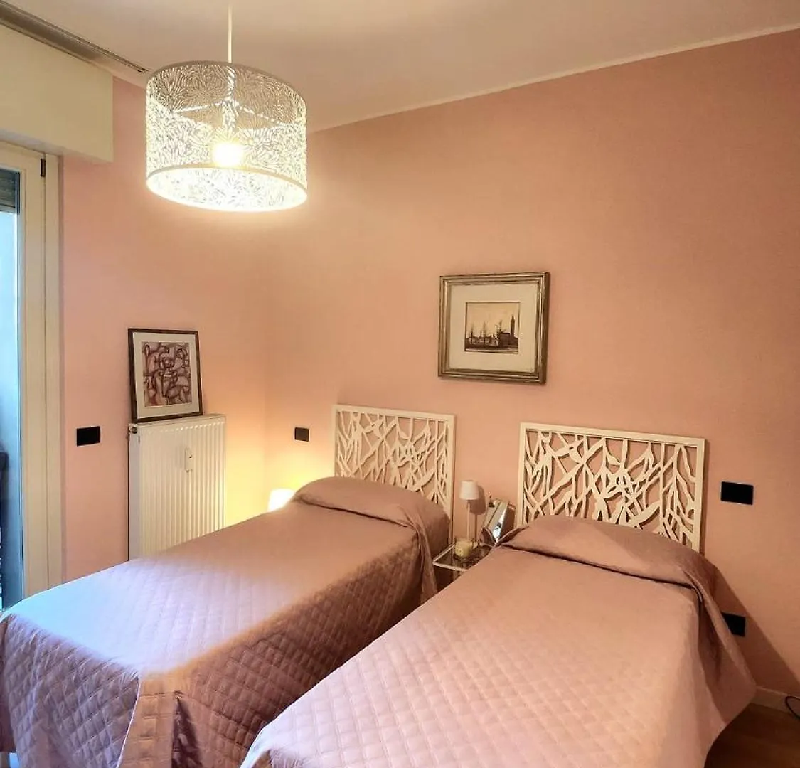 Magnificent Verona Center Apartment Italy