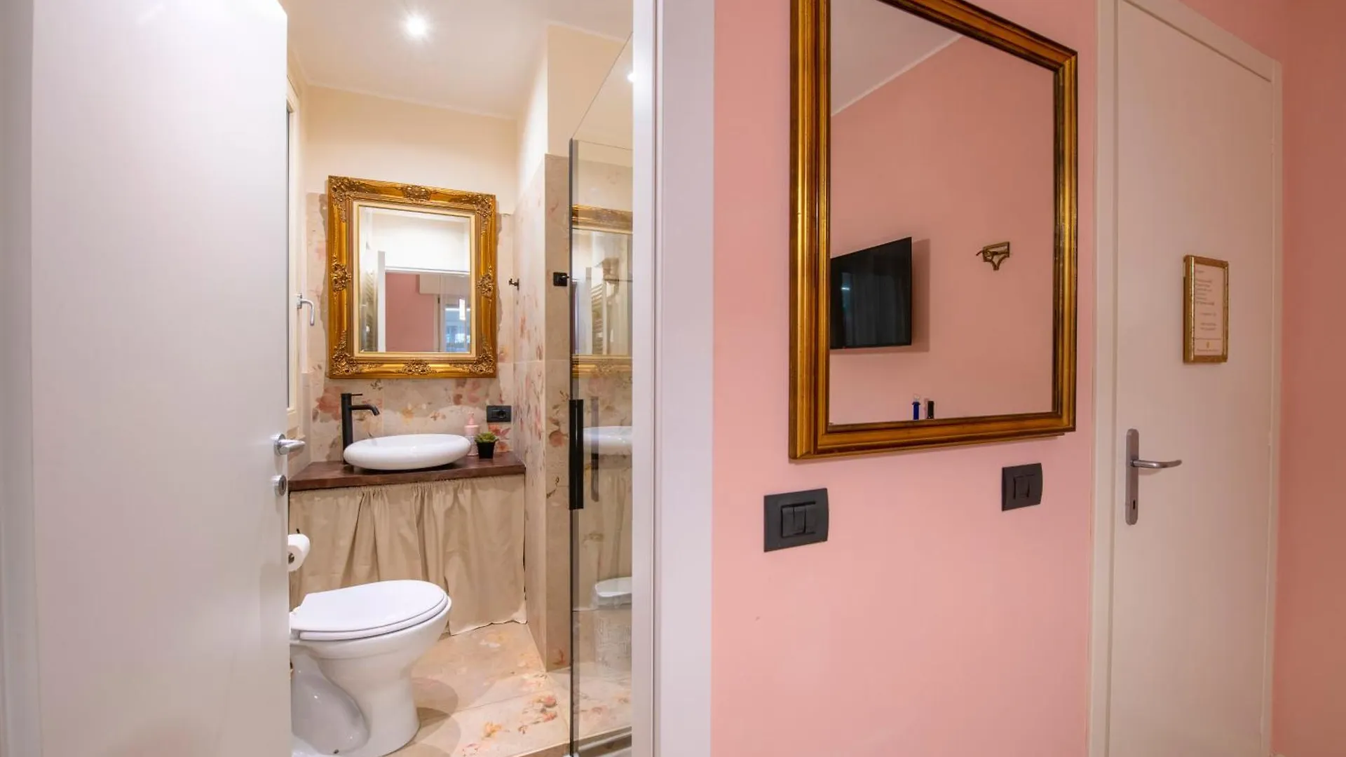 Magnificent Verona Center Apartment Italy